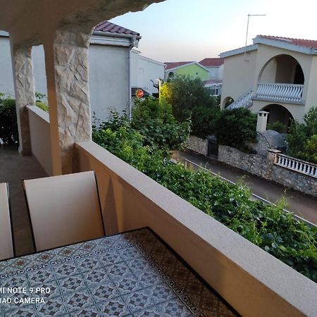 Apartment House Vir-To-All מראה חיצוני תמונה